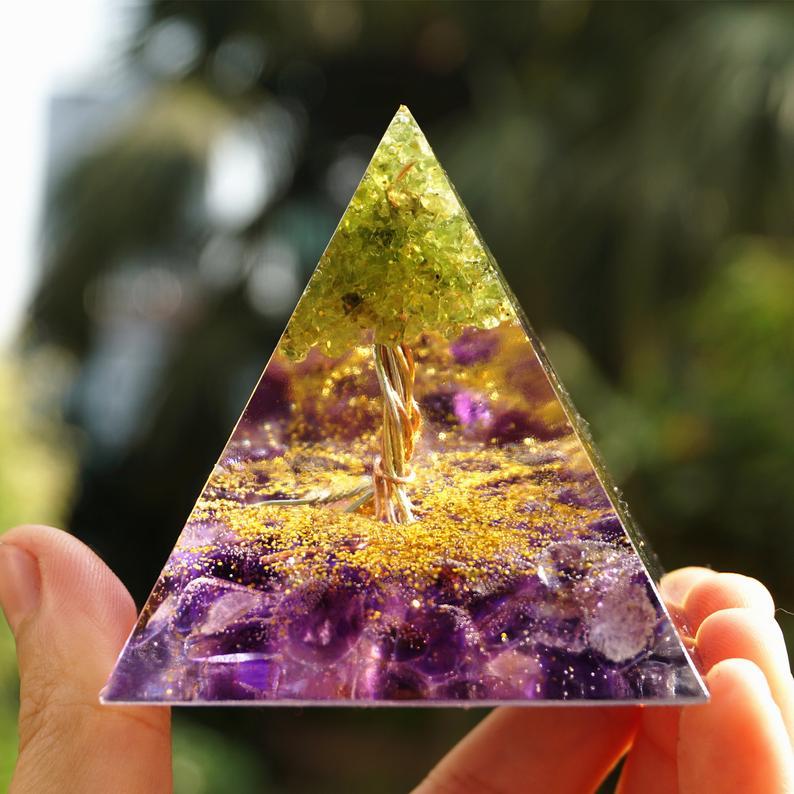 Natural Crystal, Crushed Stone, White Crystal, Mood Improving, Healing Resin, Dropping Glue, Pyramid Handicraft Ornaments